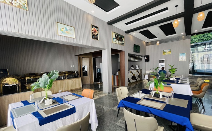 Fine Dining / Restaurant